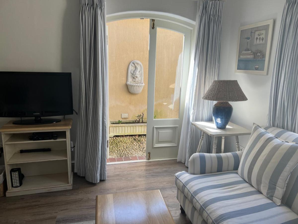 Constantia Valley Lodge Cape Town Bagian luar foto
