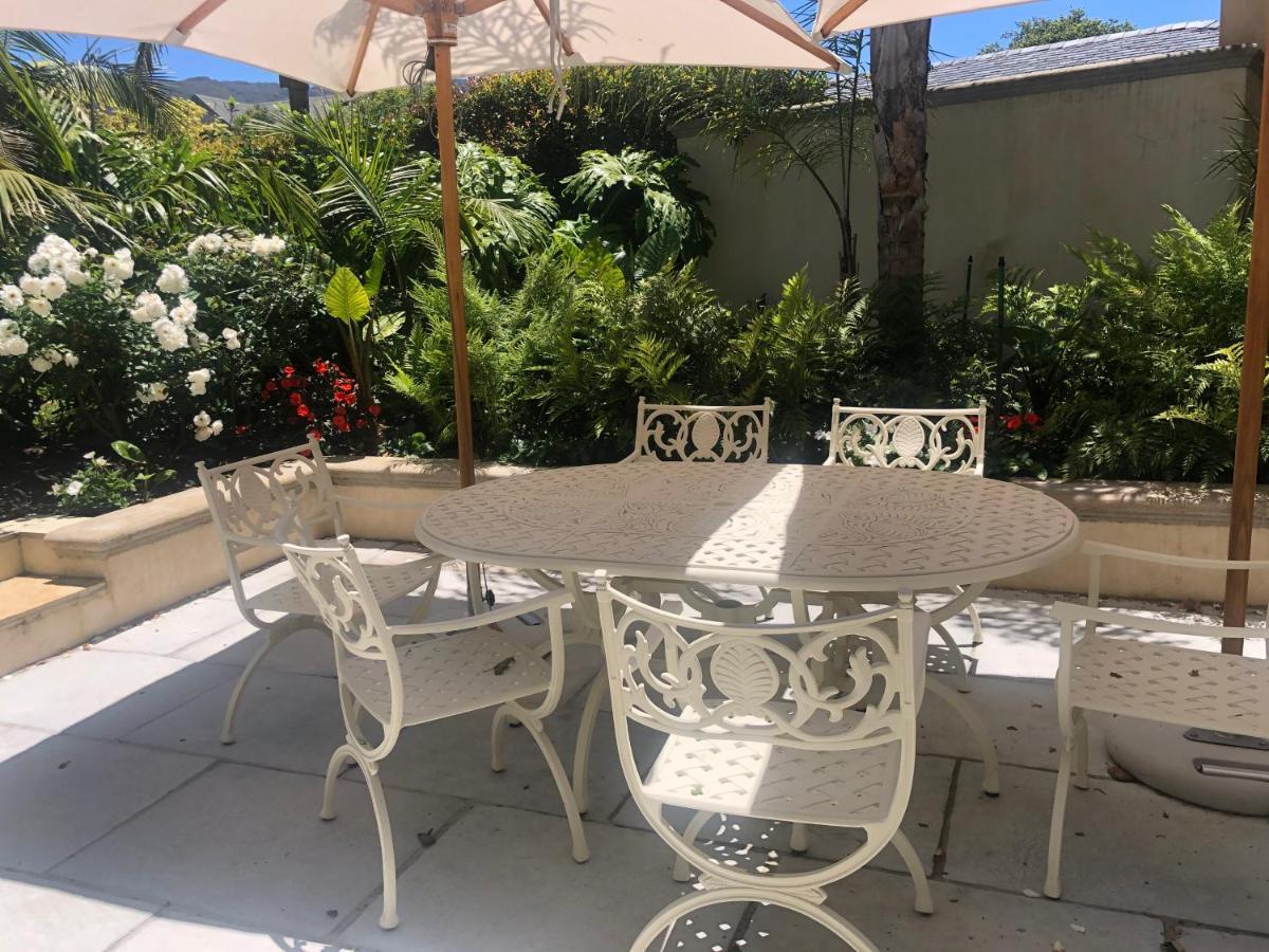 Constantia Valley Lodge Cape Town Bagian luar foto